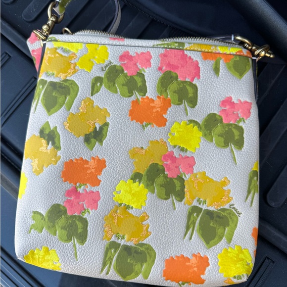 Coach kitt floral crossbody bag - Picture 3 of 5